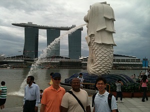 people at Singapore waterfront